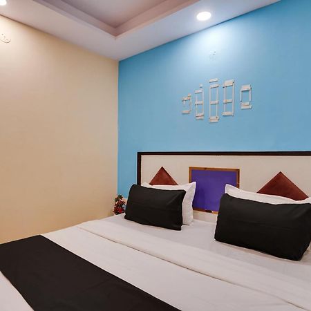 Super Hotel O Hotel Gold Star Нью-Делі Екстер'єр фото