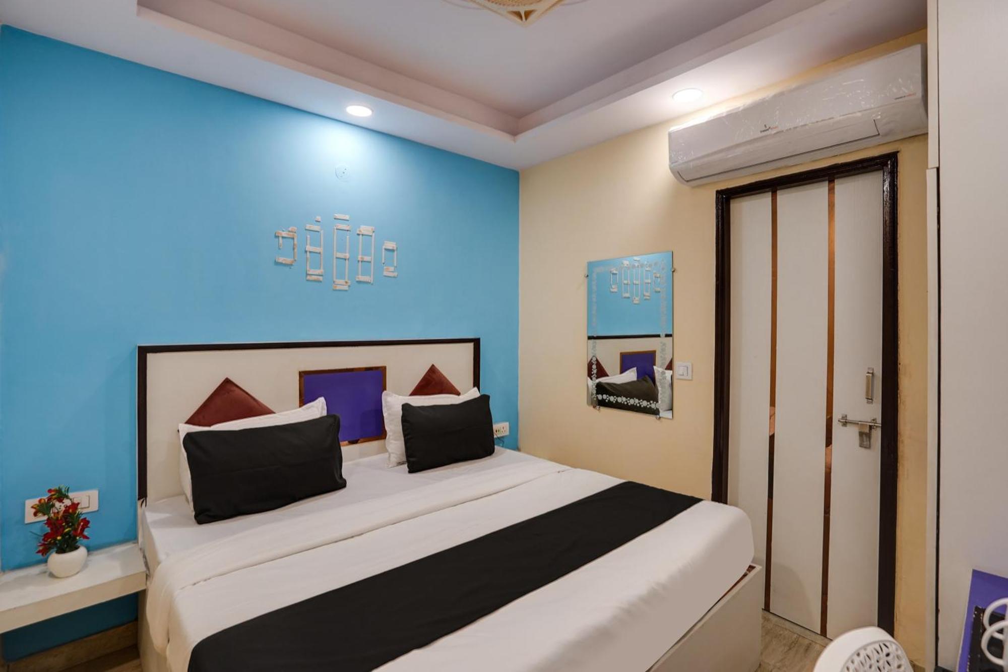 Super Hotel O Hotel Gold Star Нью-Делі Екстер'єр фото