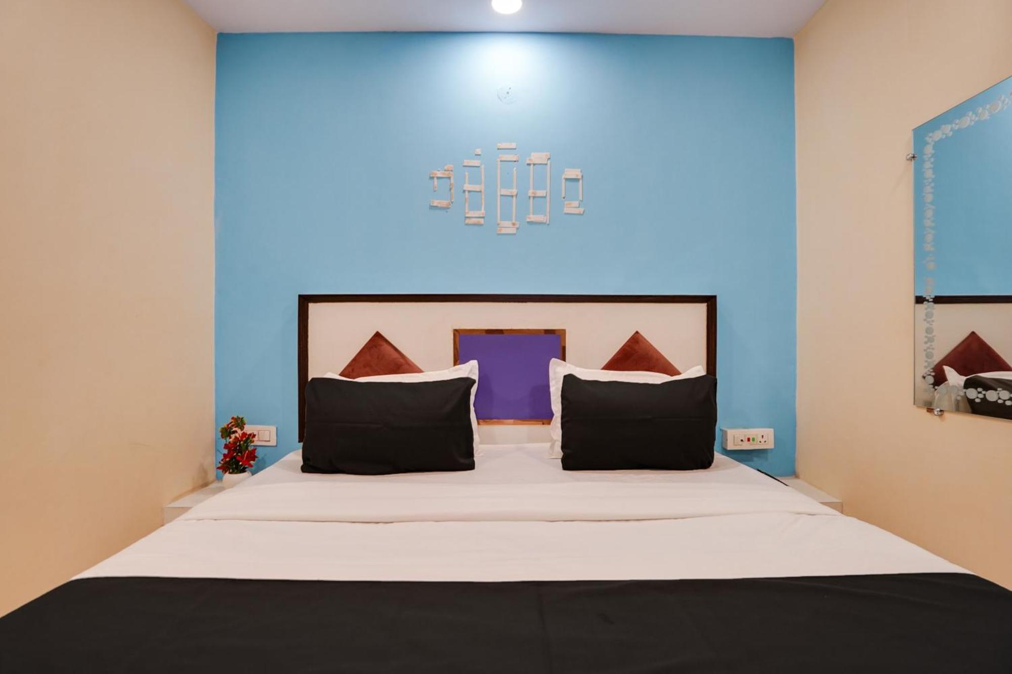 Super Hotel O Hotel Gold Star Нью-Делі Екстер'єр фото
